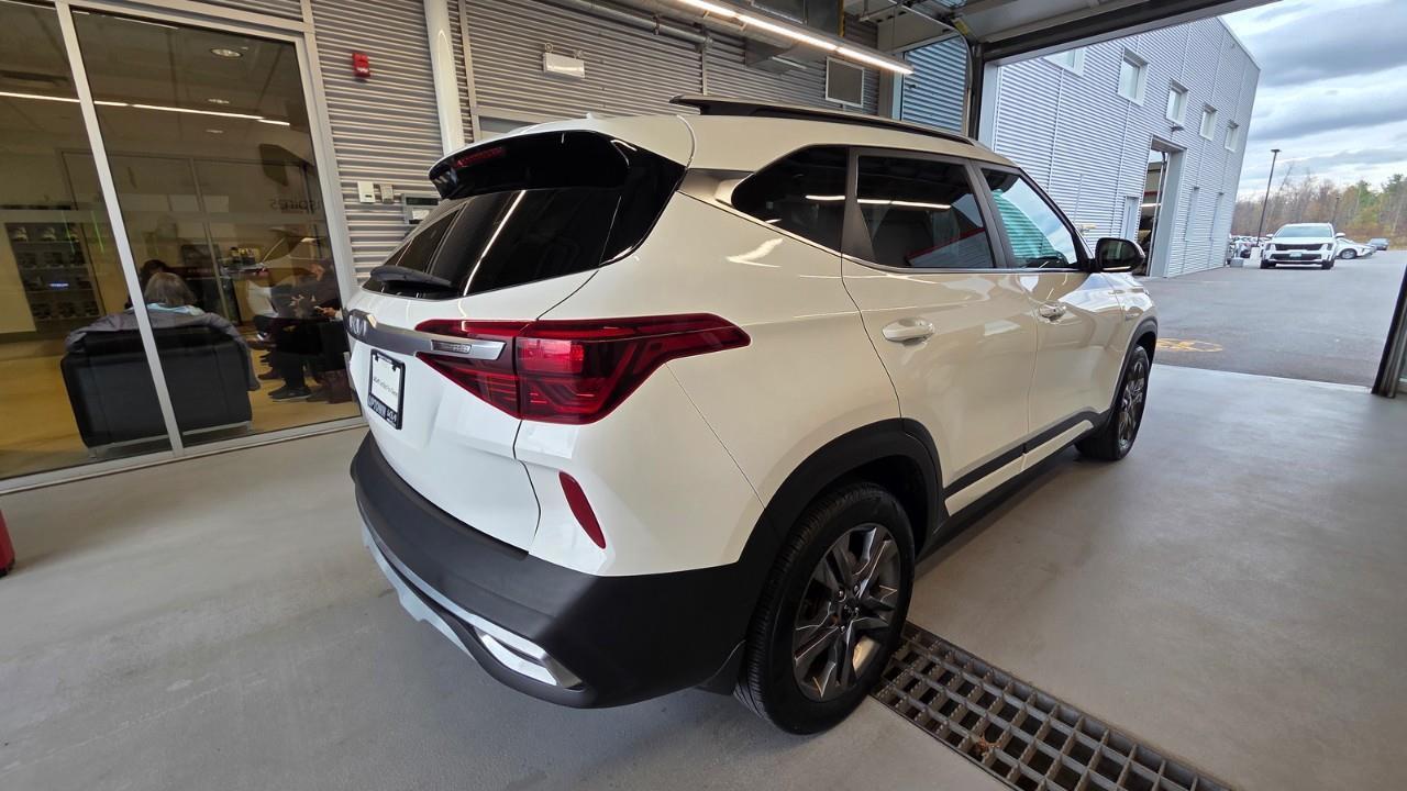 2023 Kia Seltos EX 4dr All-Wheel Drive Photo4