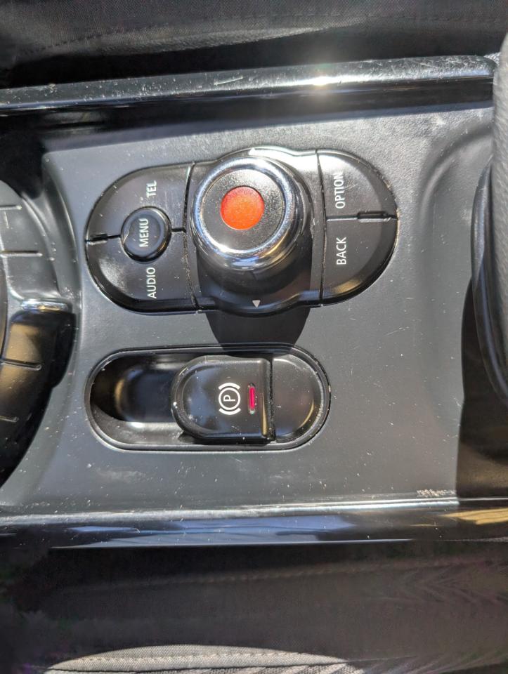 2016 MINI Clubman Cooper 4dr Front-Wheel Drive Photo