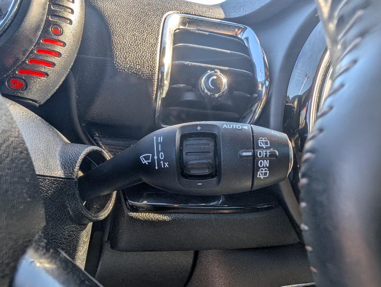 2016 MINI Clubman Cooper 4dr Front-Wheel Drive Photo