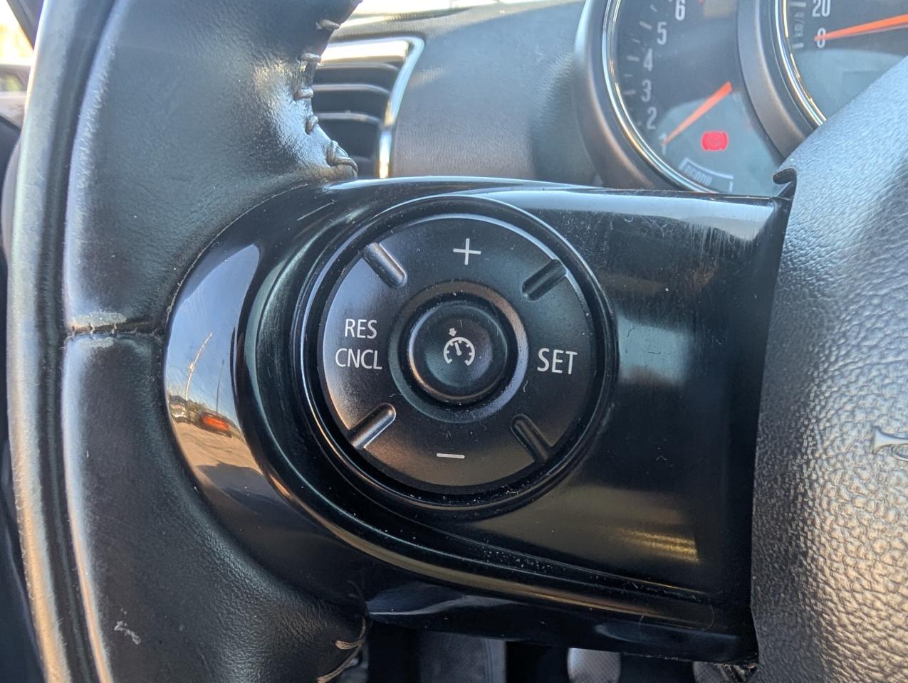 2016 MINI Clubman Cooper 4dr Front-Wheel Drive Photo