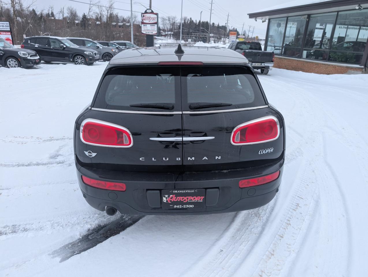 2016 MINI Clubman Cooper 4dr Front-Wheel Drive Photo3