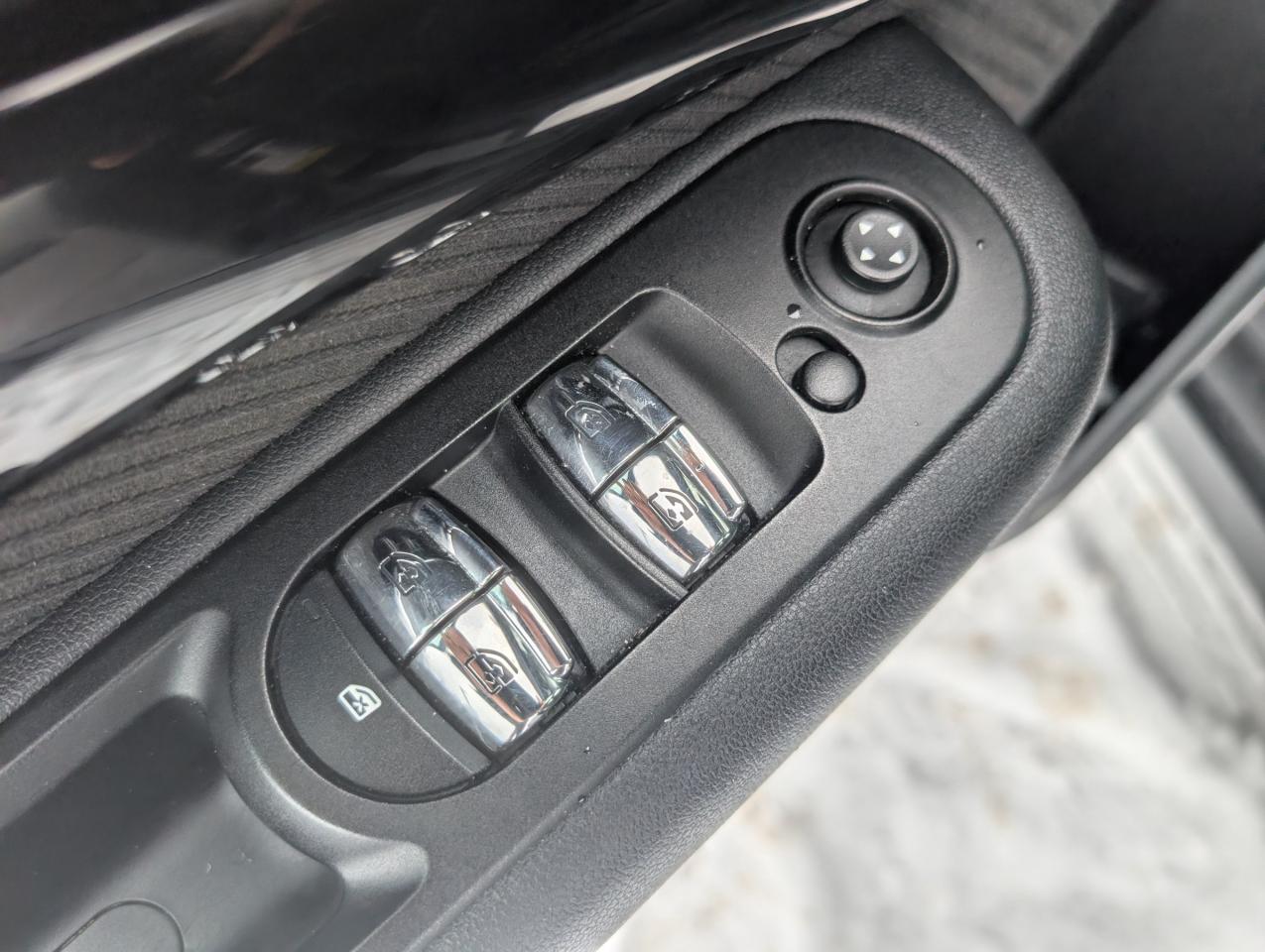 2016 MINI Clubman Cooper 4dr Front-Wheel Drive Photo