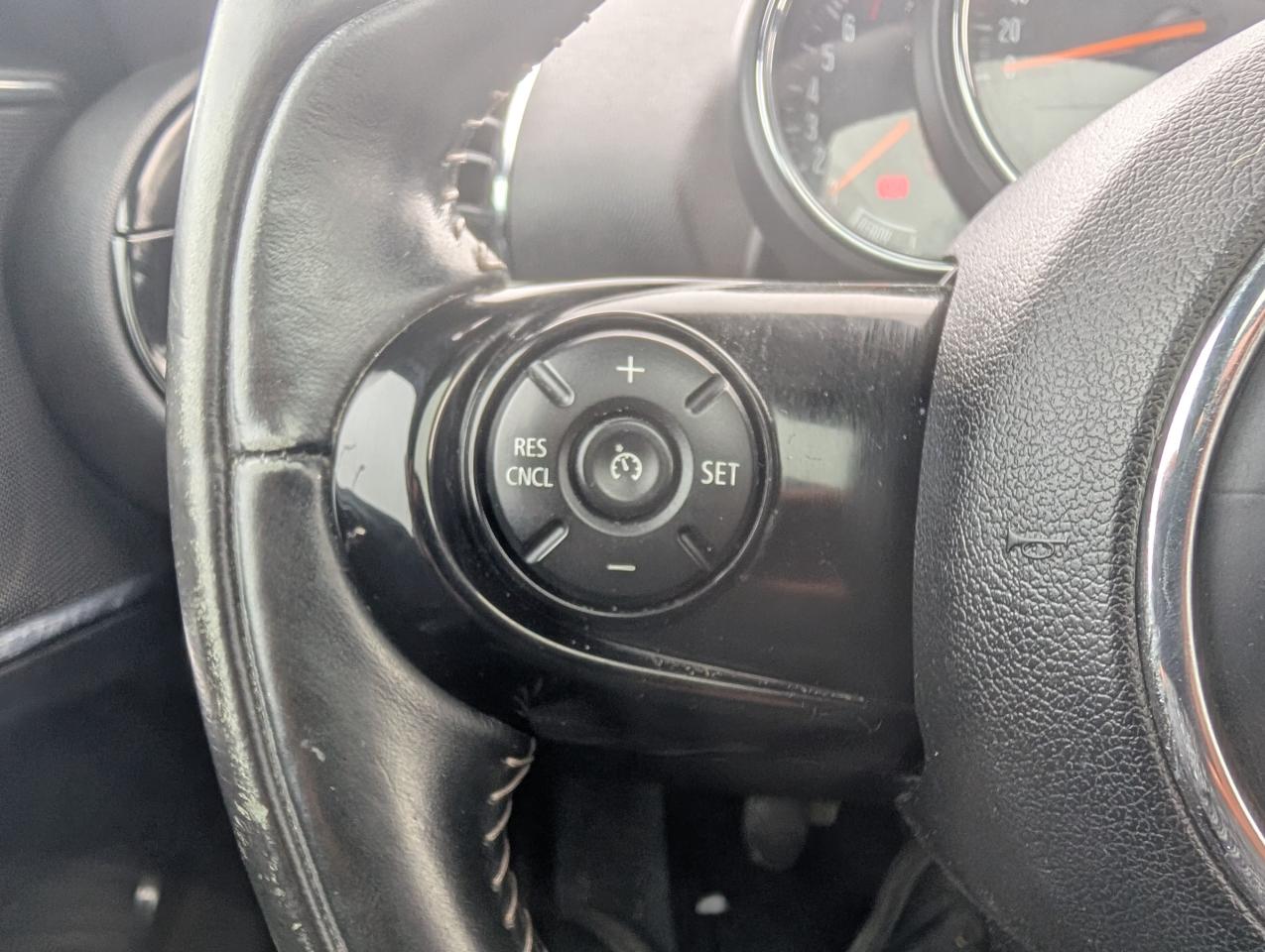 2016 MINI Clubman Cooper 4dr Front-Wheel Drive Photo