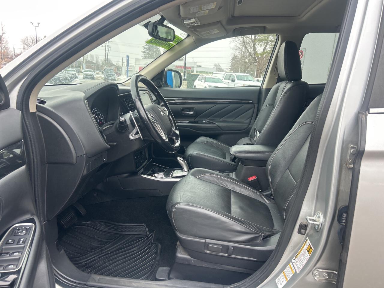 2018 Mitsubishi Outlander PHEV SE Hybrid PHEV Photo