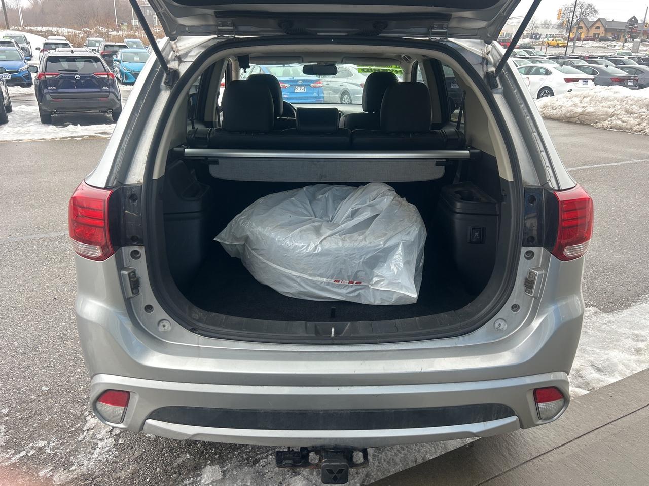 2018 Mitsubishi Outlander PHEV SE Hybrid PHEV Photo4