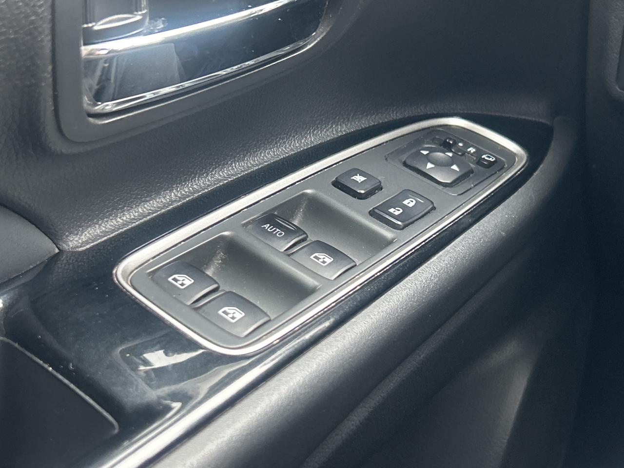 2018 Mitsubishi Outlander PHEV SE Hybrid PHEV Photo