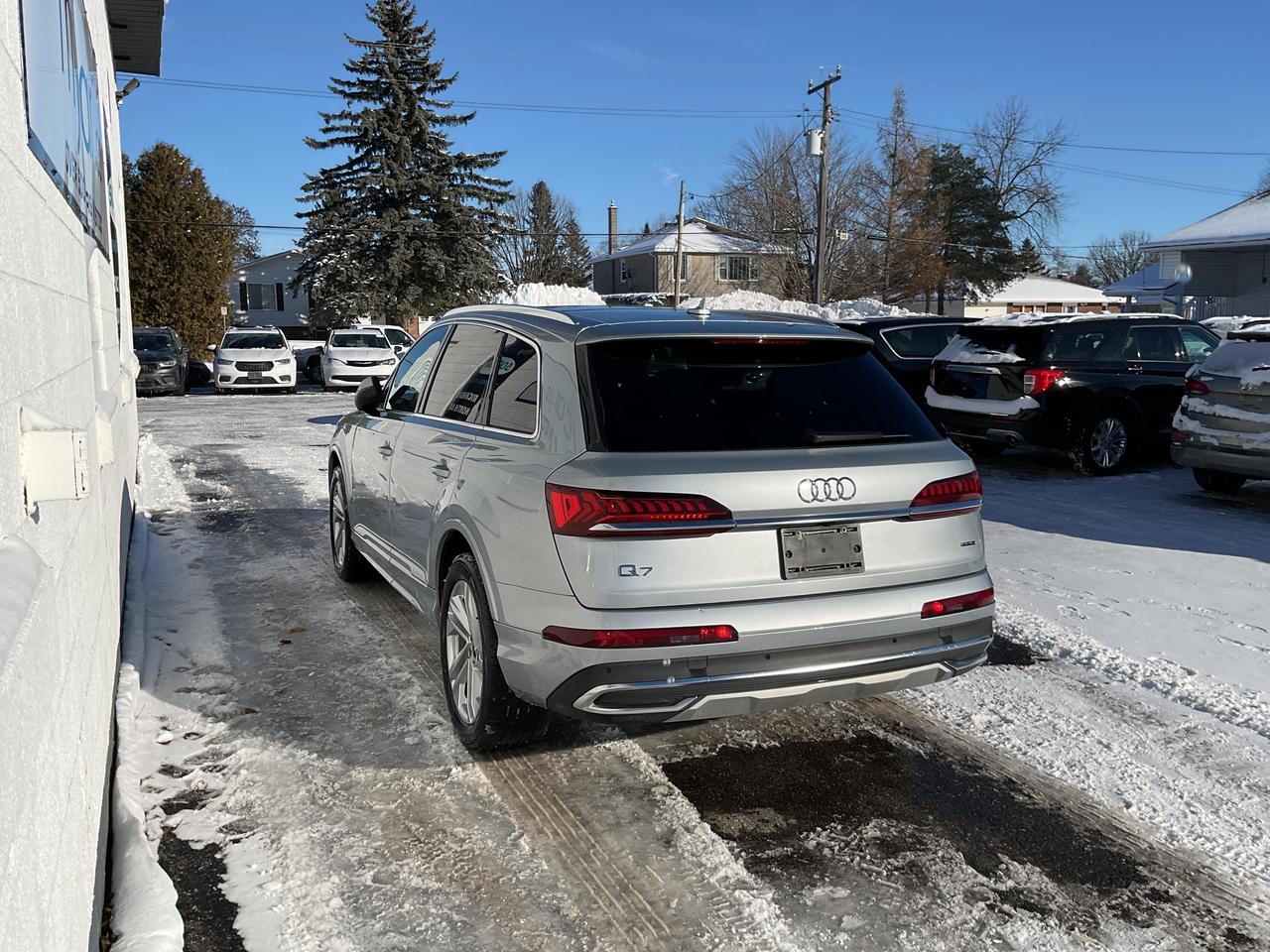 2023 Audi Q7 45 Komfort 4dr All-Wheel Drive quattro Sport Utility Photo