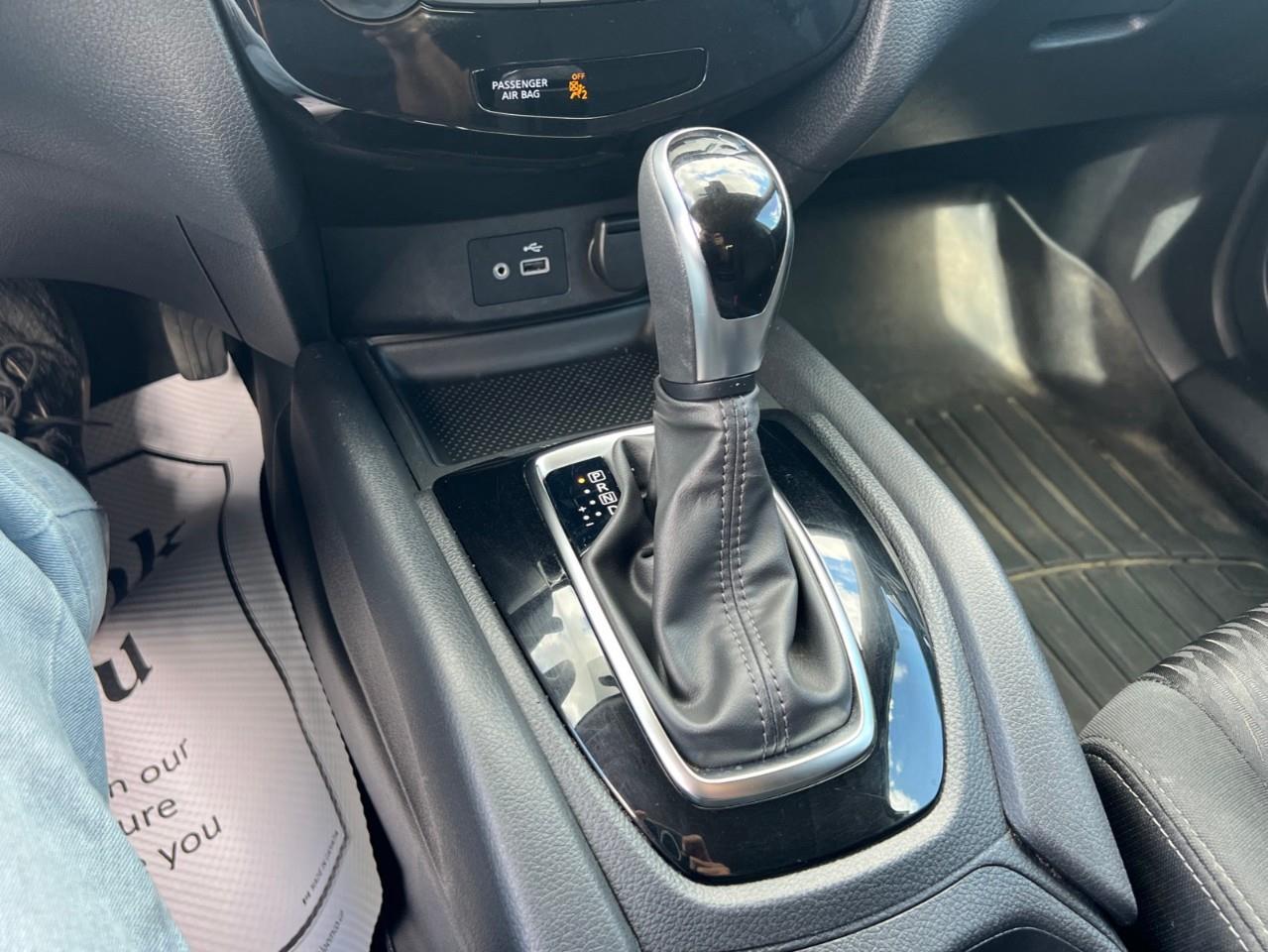 2020 Nissan Rogue SV (CVT) 4dr All-Wheel Drive Photo