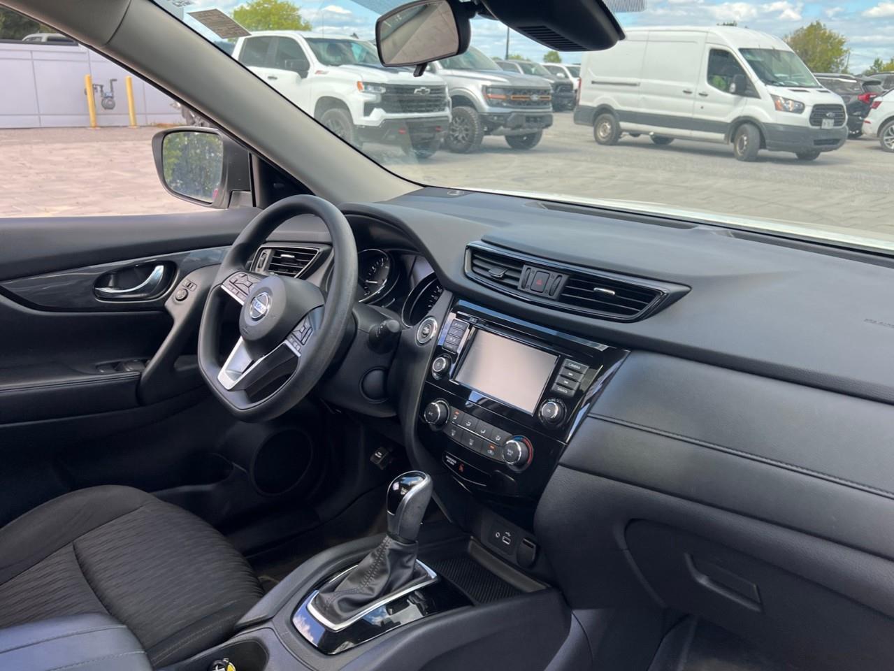 2020 Nissan Rogue SV (CVT) 4dr All-Wheel Drive Photo