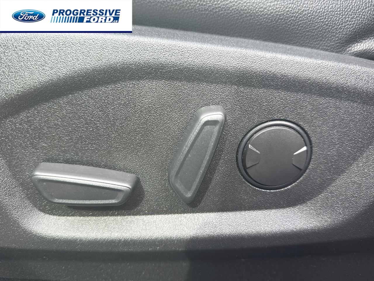 2023 Ford Edge TITANIUM 4DR ALL-WHEEL DRIVE Photo