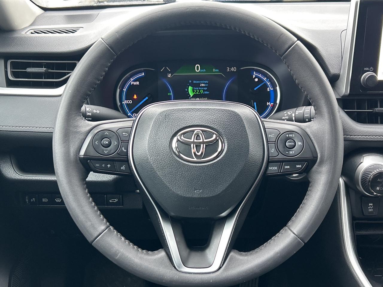 2024 Toyota RAV4 Hybrid XLE   Sunroof   Clean Carfax Photo