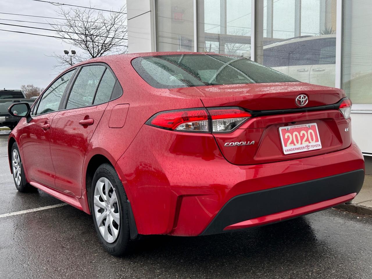 2020 Toyota Corolla LE (CVT) 4dr Sedan Photo4