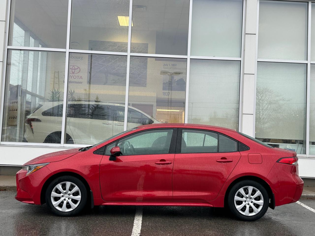 2020 Toyota Corolla LE (CVT) 4dr Sedan Photo3