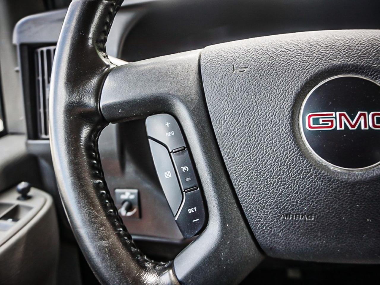 2023 GMC Savana Cargo Van  Photo