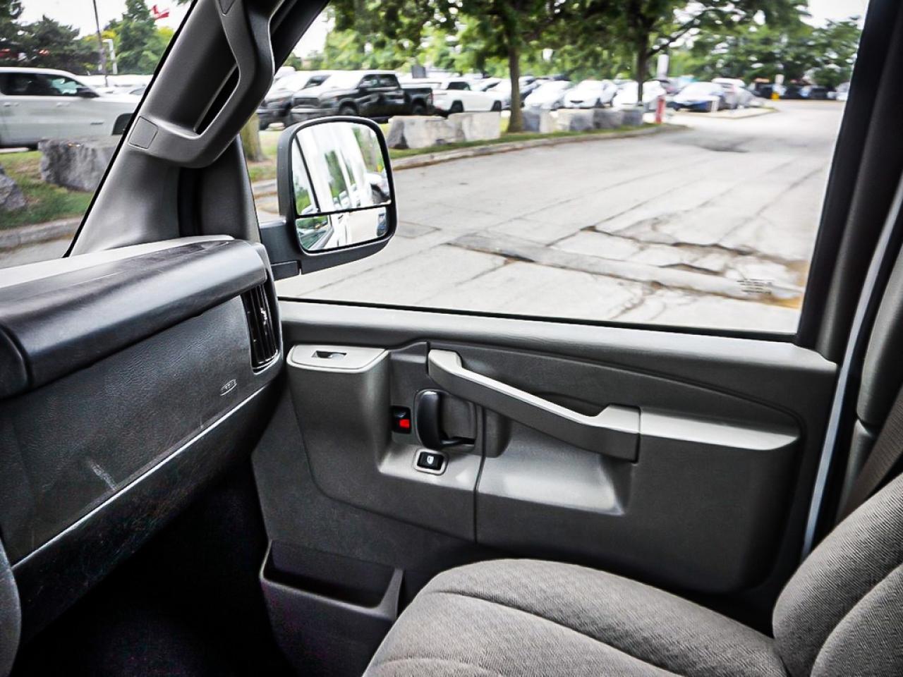 2023 GMC Savana Cargo Van  Photo