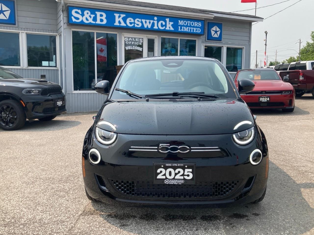 2025 Fiat 500E Base 2dr Hatchback Photo