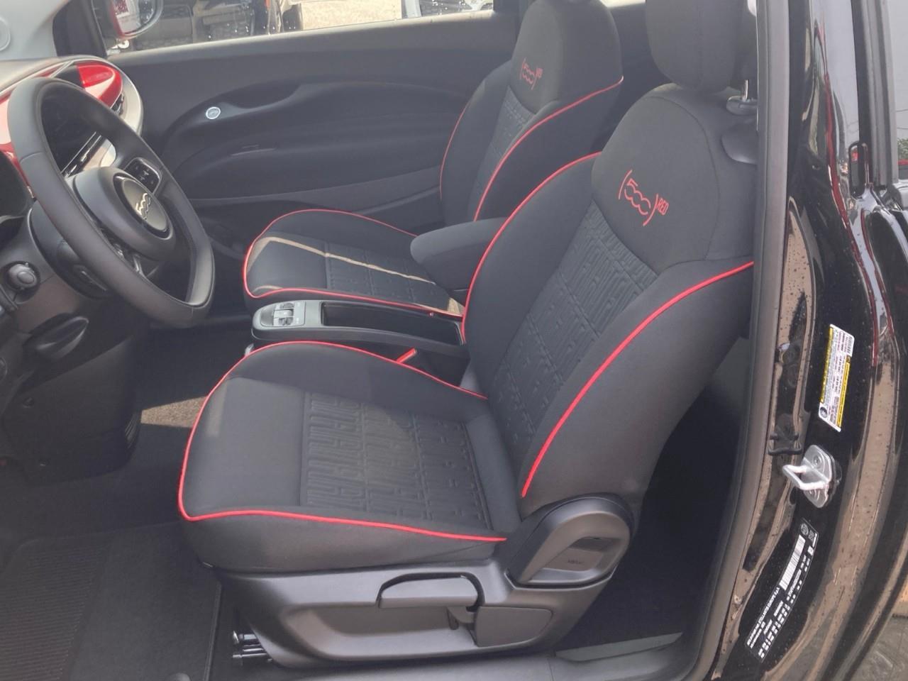 2025 Fiat 500E Base 2dr Hatchback Photo