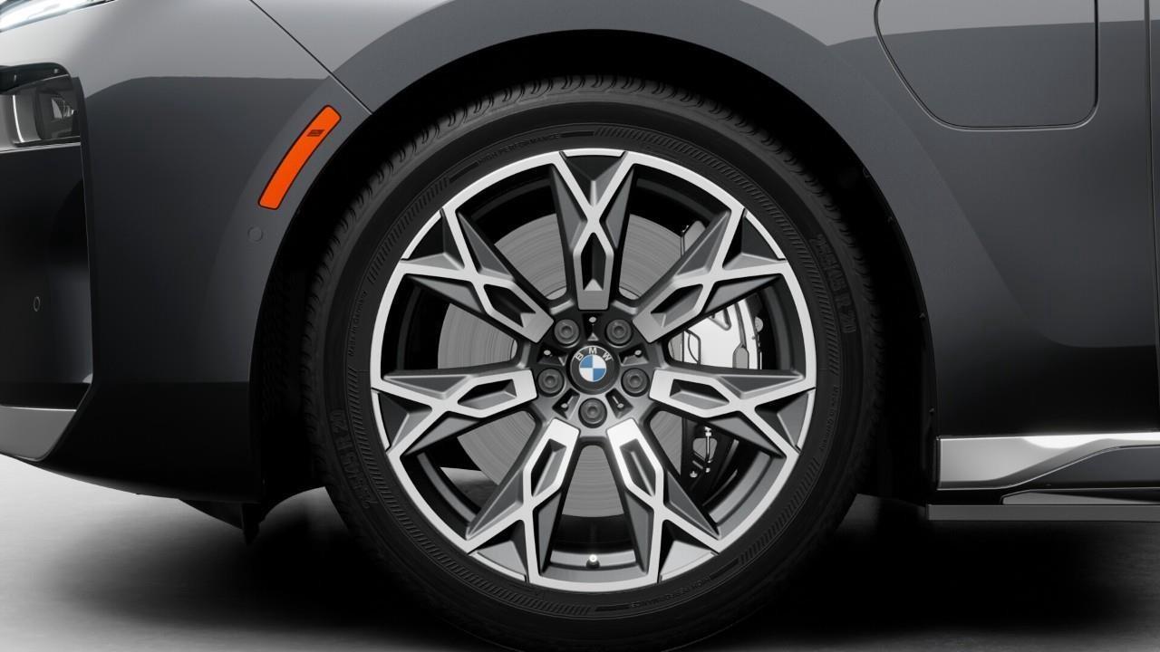 2026 BMW 750e xDrive 4dr All-Wheel Drive Sedan Photo