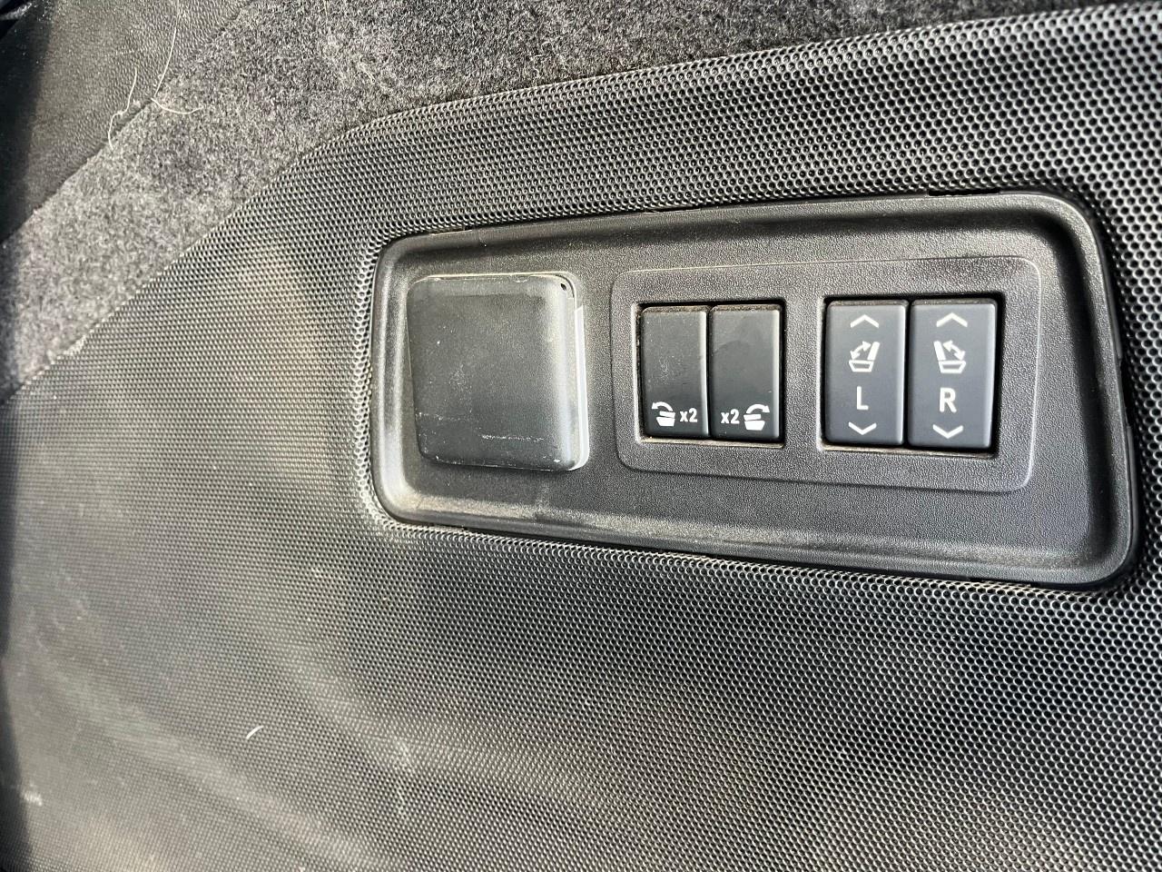 2024 Cadillac Escalade 4WD Sport Platinum Photo