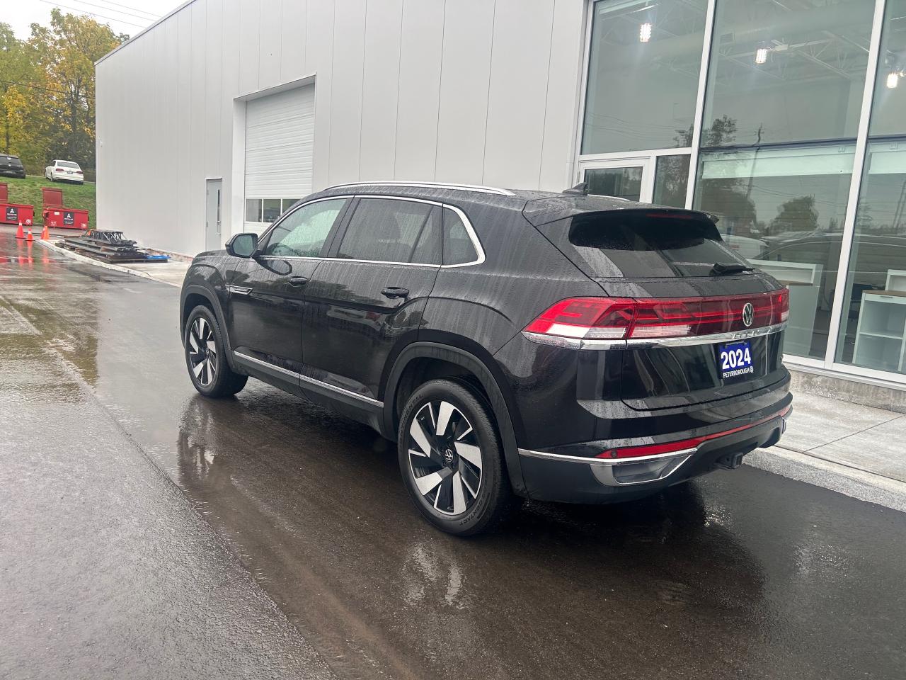 2024 Volkswagen Atlas Cross Sport 2.0 TSI Highline 4dr All-Wheel Drive 4MOTION Photo2