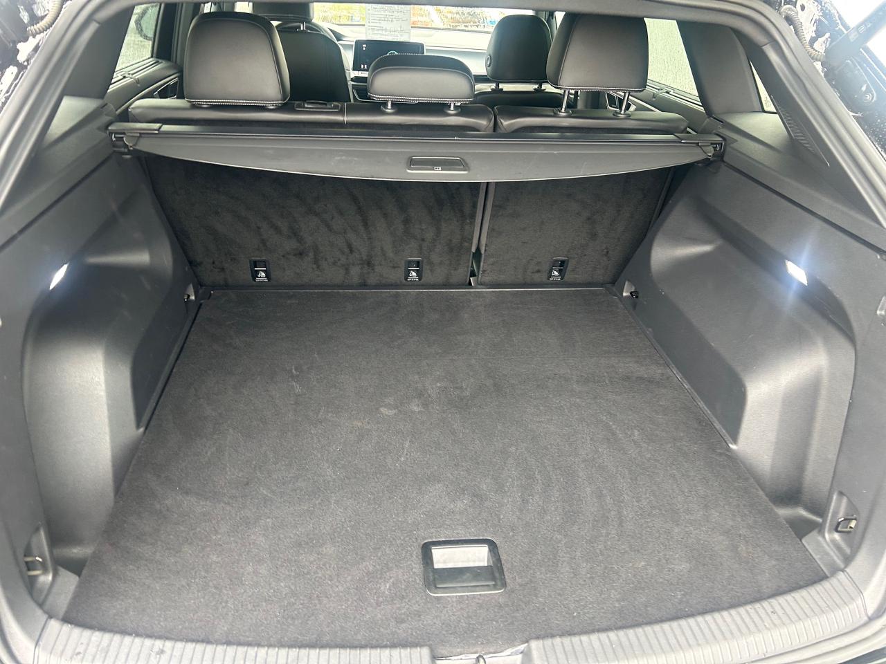 2024 Volkswagen Atlas Cross Sport 2.0 TSI Highline 4dr All-Wheel Drive 4MOTION Photo3