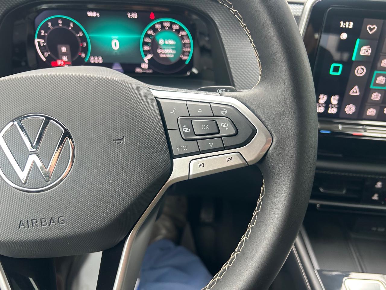 2024 Volkswagen Atlas Cross Sport 2.0 TSI Highline 4dr All-Wheel Drive 4MOTION Photo