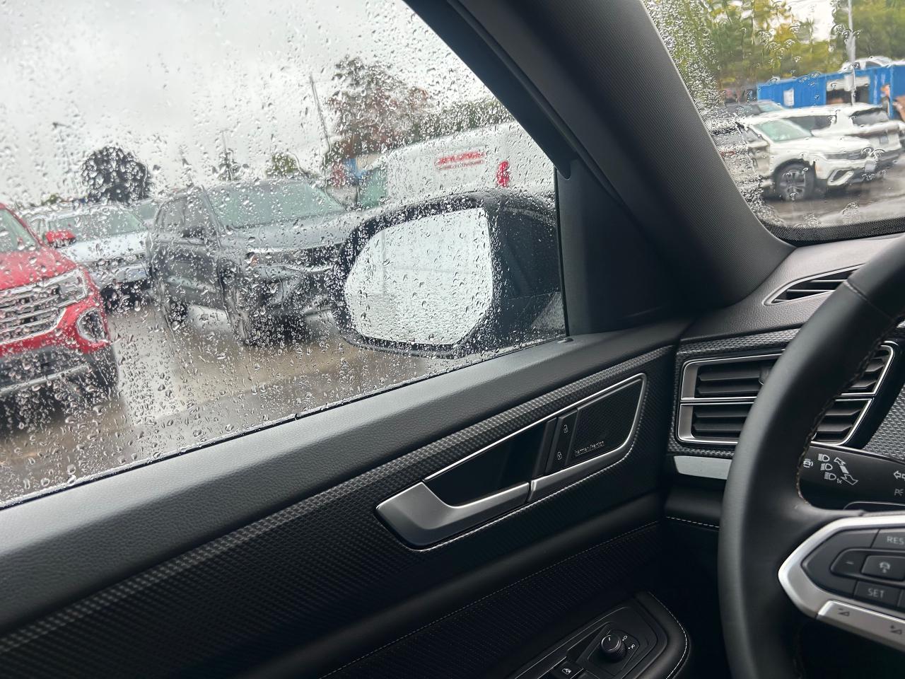 2024 Volkswagen Atlas Cross Sport 2.0 TSI Highline 4dr All-Wheel Drive 4MOTION Photo