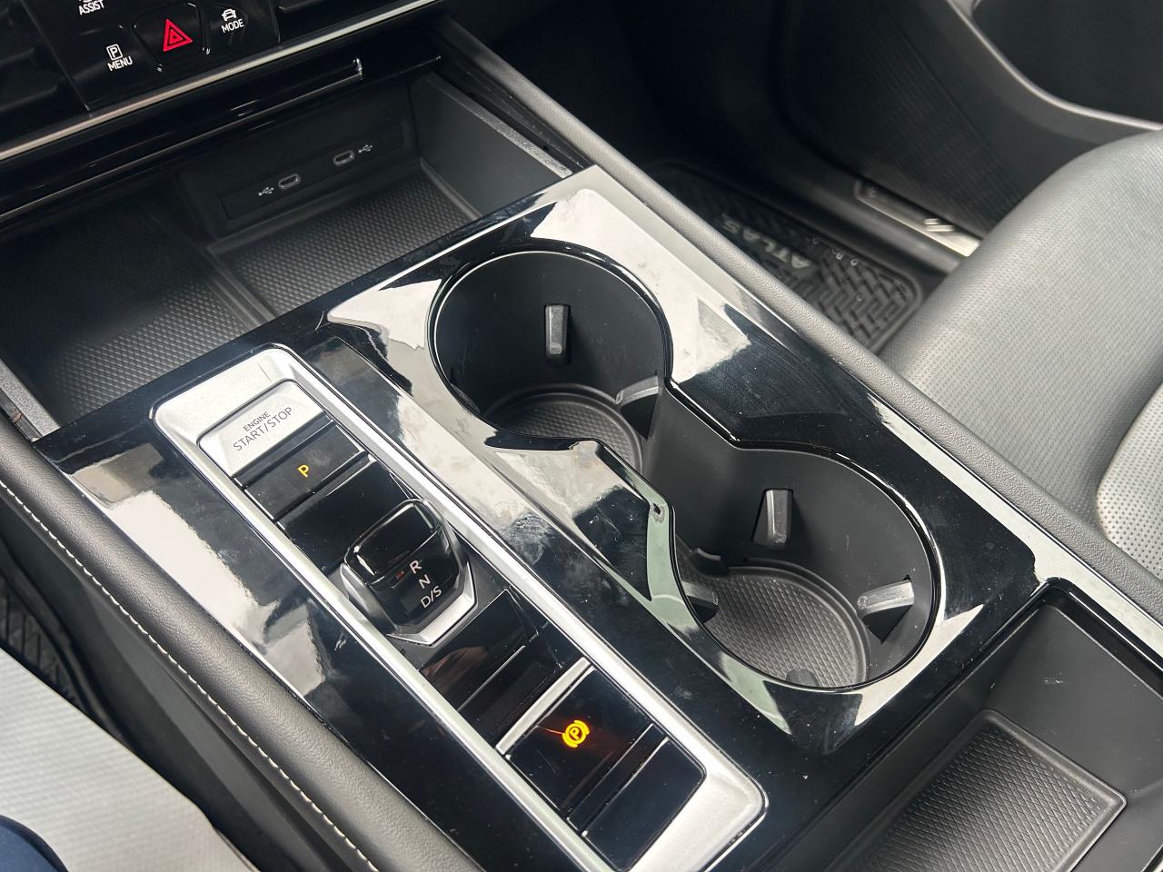 2024 Volkswagen Atlas Cross Sport 2.0 TSI Highline 4dr All-Wheel Drive 4MOTION Photo