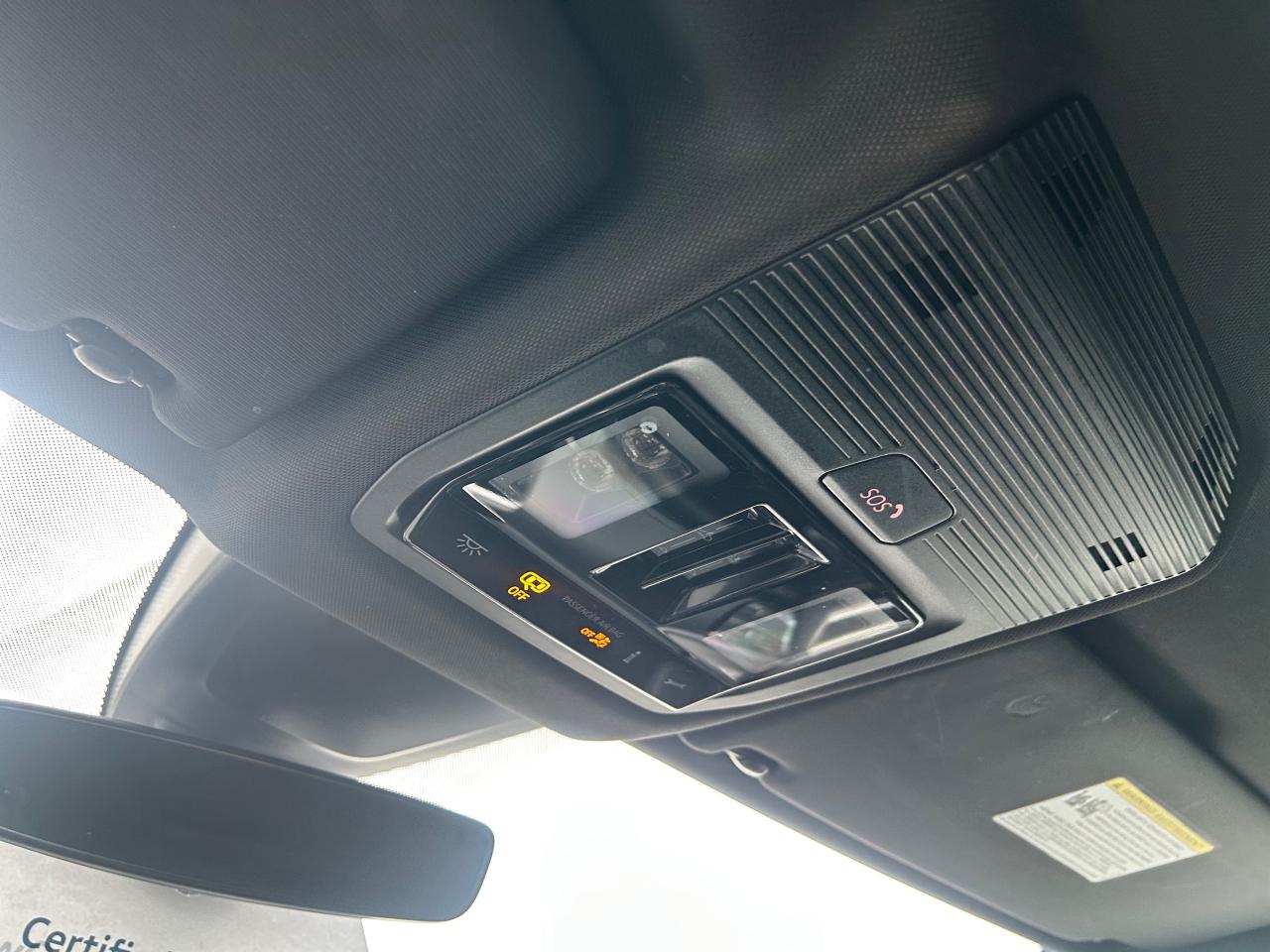 2024 Volkswagen Atlas Cross Sport 2.0 TSI Highline 4dr All-Wheel Drive 4MOTION Photo