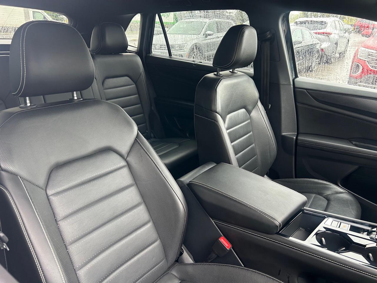 2024 Volkswagen Atlas Cross Sport 2.0 TSI Highline 4dr All-Wheel Drive 4MOTION Photo