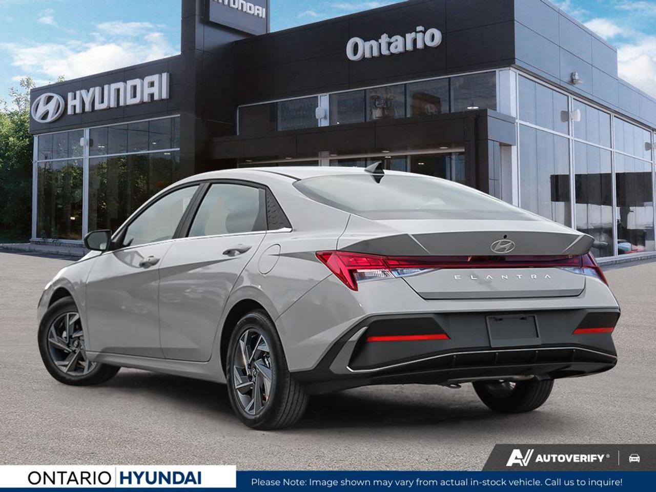 2025 Hyundai Elantra Luxury 4dr Sedan Photo3