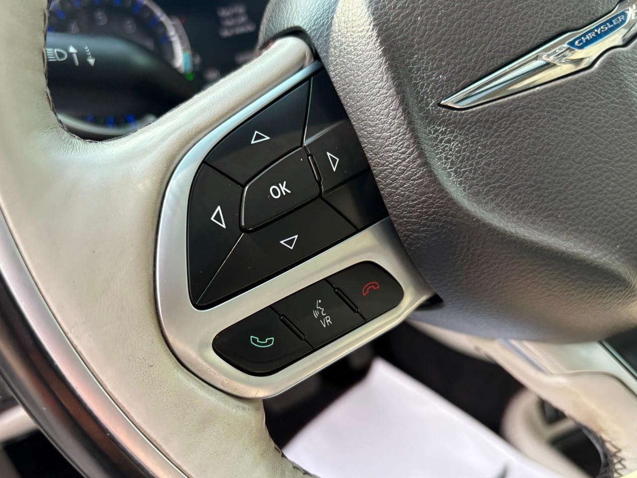 2017 Chrysler Pacifica Limited Passenger Van Photo