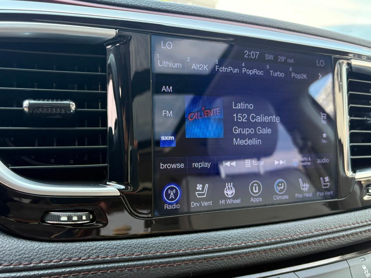 2017 Chrysler Pacifica Limited Passenger Van Photo