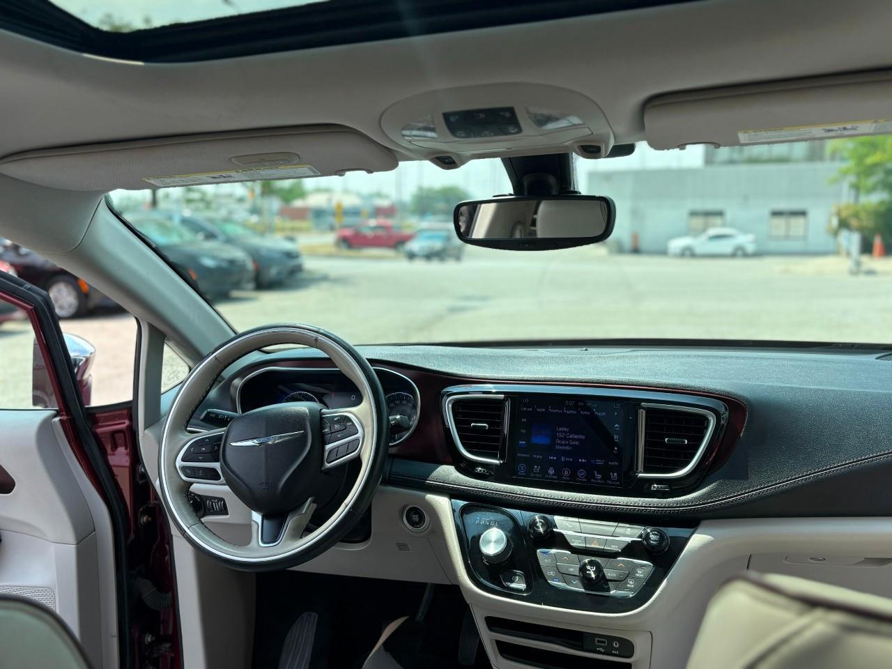 2017 Chrysler Pacifica Limited Passenger Van Photo