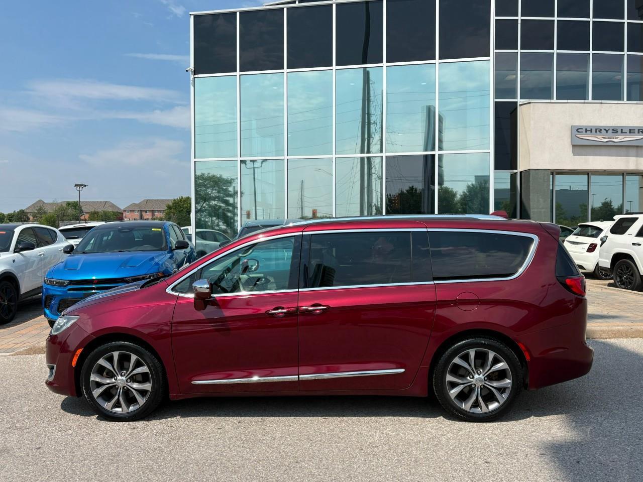 2017 Chrysler Pacifica Limited Passenger Van Photo