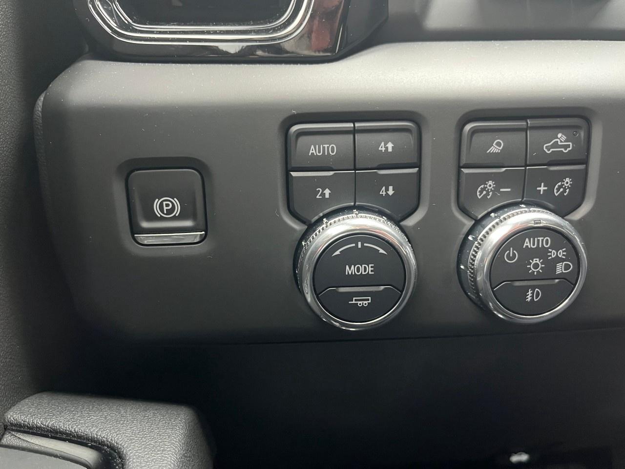 2025 GMC Sierra 1500 Crew Cab Short Box 4-Wheel Drive AT4 Photo