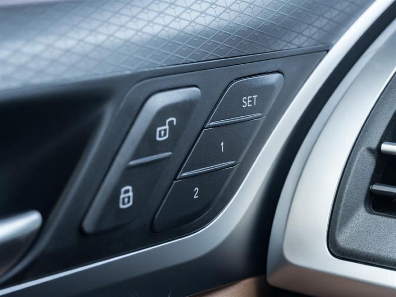 2025 BMW X4 M40i xDrive 4dr All-Wheel Drive Sports Activity Coupe Photo