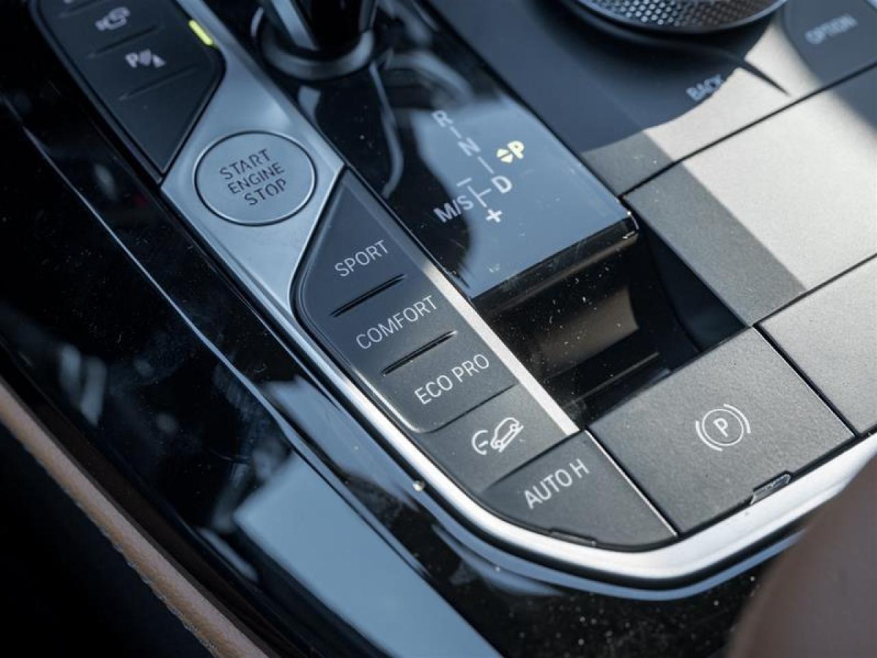 2025 BMW X4 M40i xDrive 4dr All-Wheel Drive Sports Activity Coupe Photo