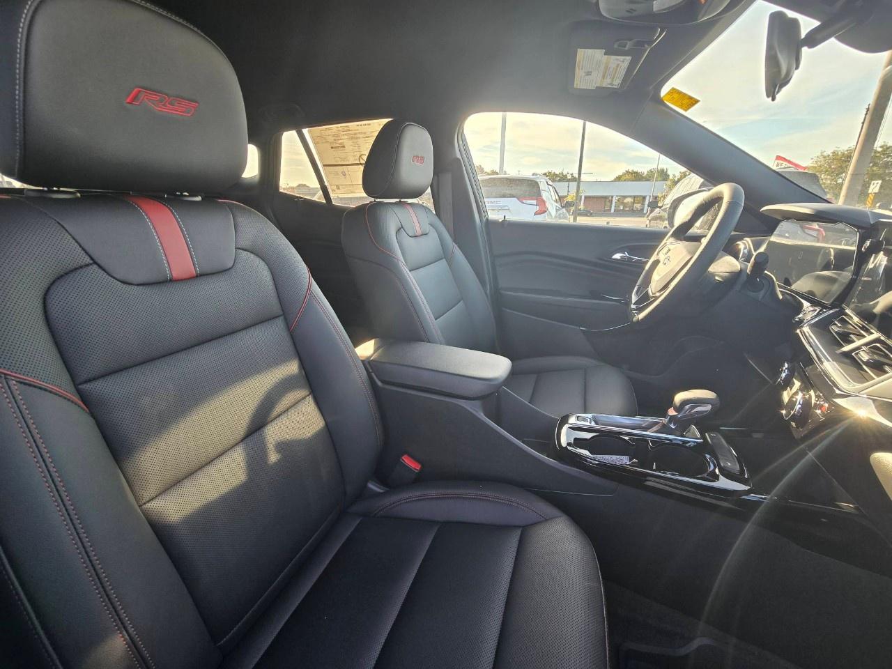 2025 Chevrolet Trax FWD 4dr 2RS Photo4