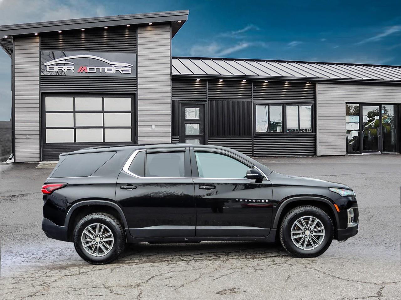 2023 Chevrolet Traverse LT Cloth All-Wheel Drive Photo2