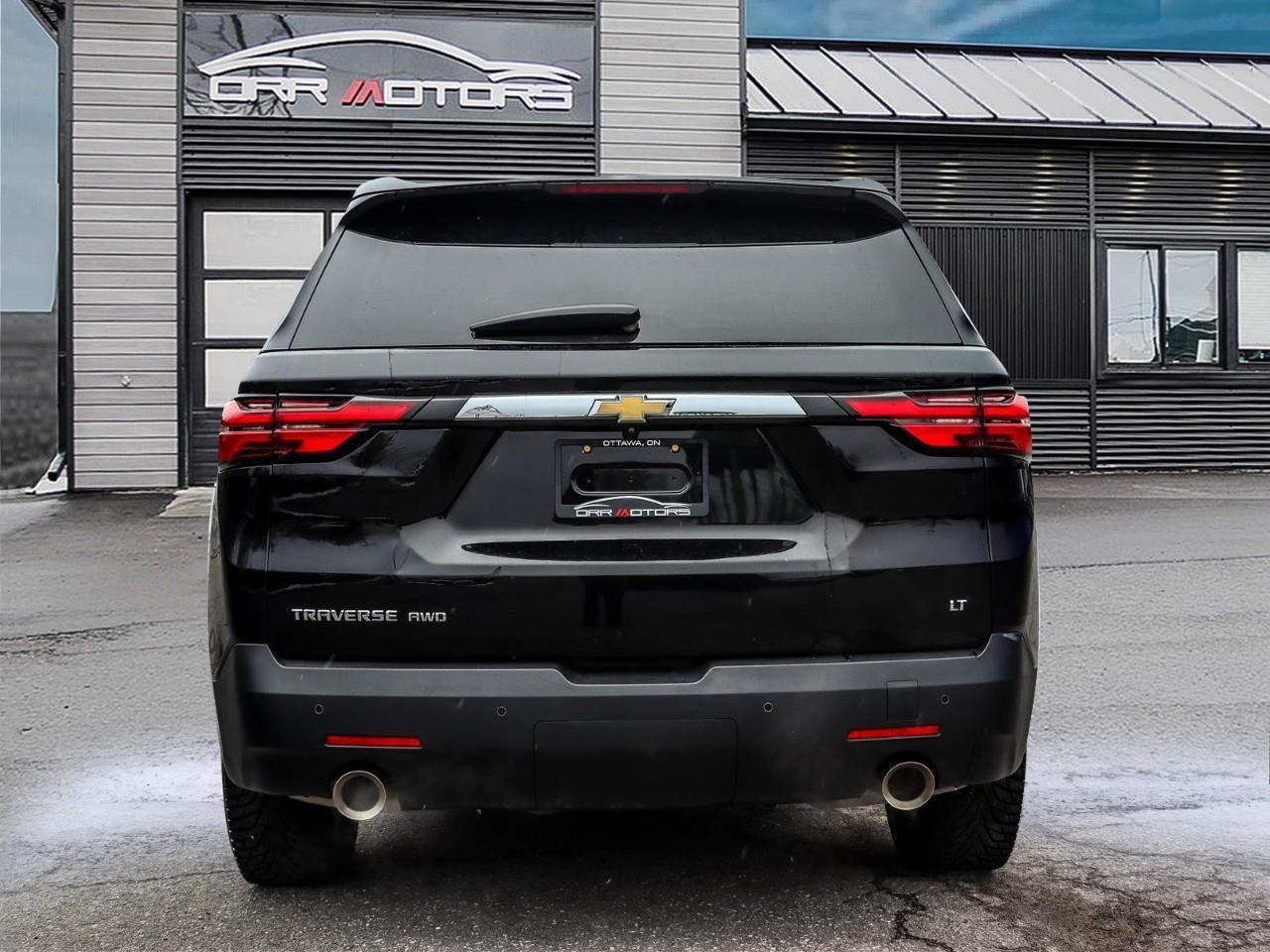 2023 Chevrolet Traverse LT Cloth All-Wheel Drive Photo3