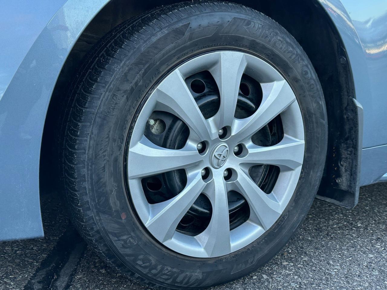 2022 Toyota Corolla LE 4DR SEDAN Photo