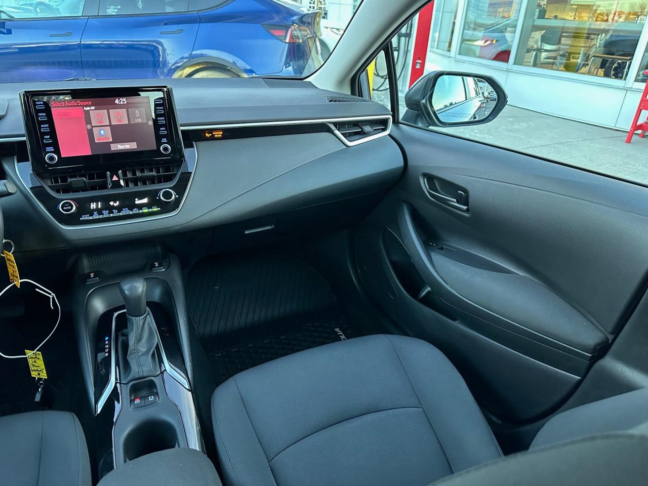 2022 Toyota Corolla LE 4DR SEDAN Photo