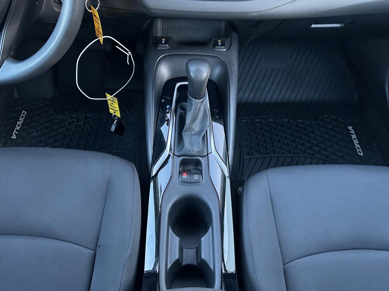 2022 Toyota Corolla LE 4DR SEDAN Photo