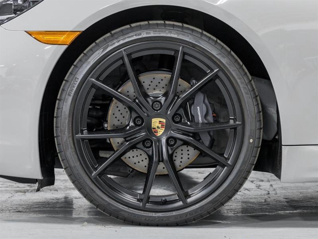 2025 Porsche 718 Cayman  Photo4