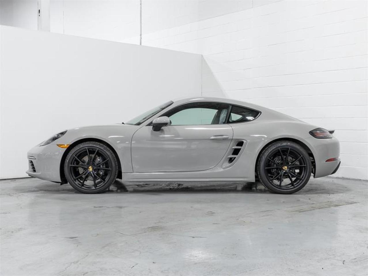 2025 Porsche 718 Cayman  Photo