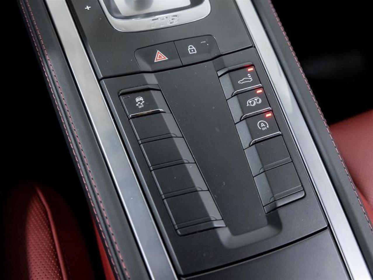 2025 Porsche 718 Cayman  Photo