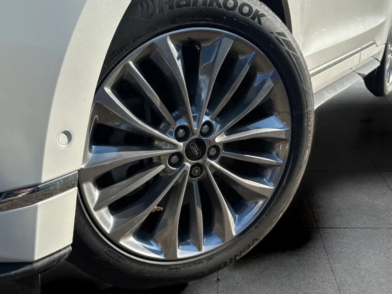 2021 Ford Edge TITANIUM 4DR ALL-WHEEL DRIVE Photo