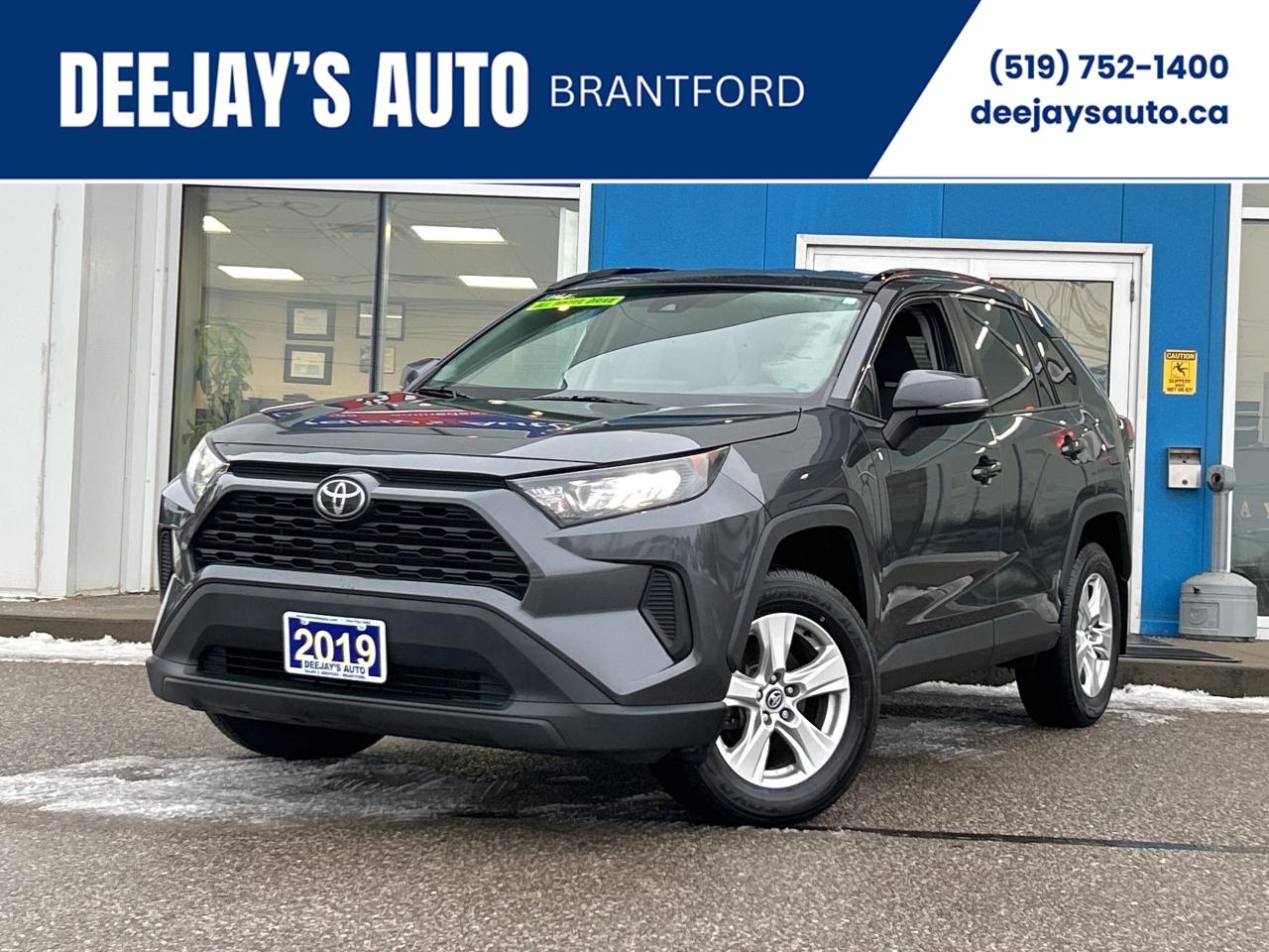 2019 Toyota RAV4 LE Photo0