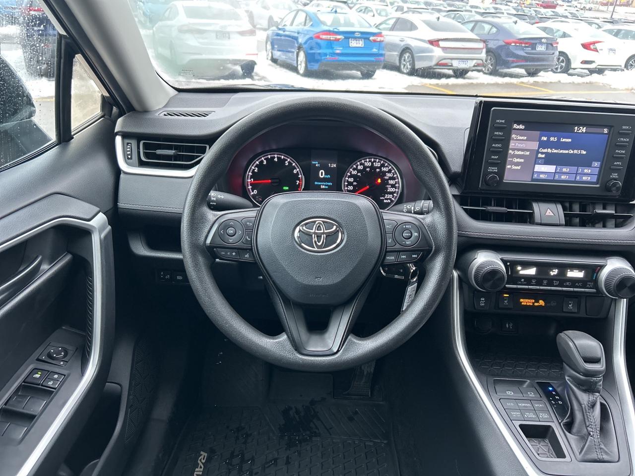2019 Toyota RAV4 LE Photo